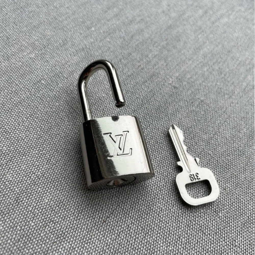 Louis Vuitton Silver Lock & Key - Picture 3 of 6